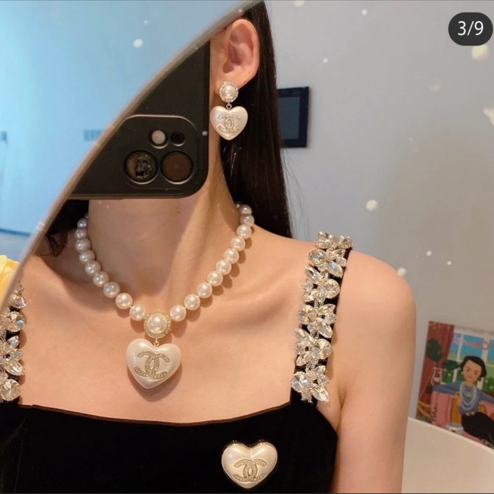 ✨💝 Absolutely Stunning Chanel Heart Duo💝✨ - Picture 4 of 10